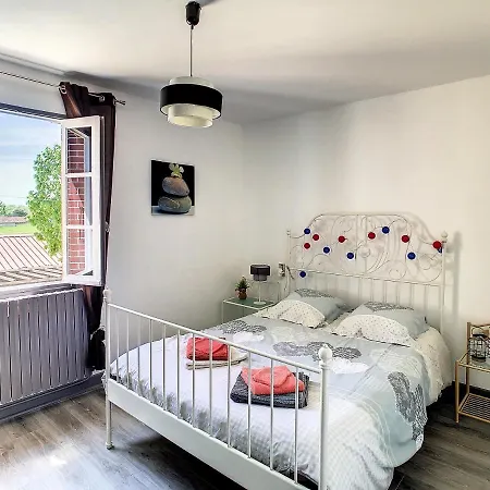 Holiday home Maison De 5 Chambres Avec Jacuzzi Jardin Clos Et Wifi A Bars *